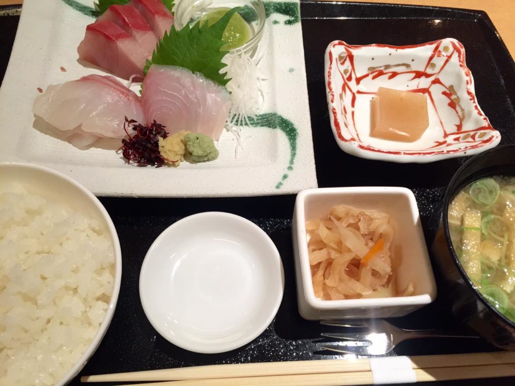 TOSA DINING おきゃくの高知鮮魚の刺身御膳